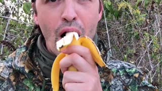 HOW TO EAT A BANANA?🍌