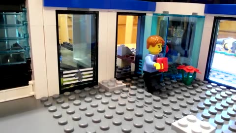 1:35 NOW PLAYING Building LEGO Police Station Time-Lapse 7498
