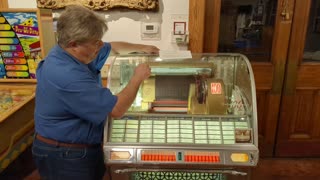 Repair a Seeburg HF100G Juke Box and see it running