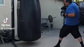 500Lb Punching Bag Workout Part 14. Muay Thai & Boxing work!