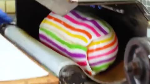 Discover the delicious process of making these rainbow candies 😍