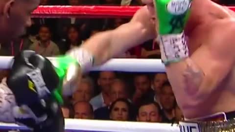Canelo's Defence Is Insane