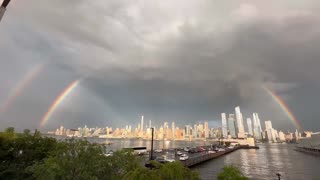 👌 AMAZING! A rainbow appears this evening over NYC, NY. The 22nd anniversary of the 9/11 attacks. 👀