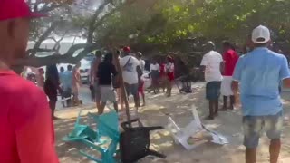 Pelea en Agua Azul, en Barú