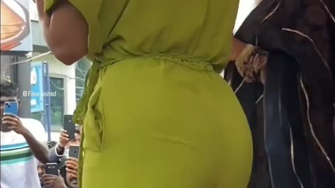 Honey rose big Ass show