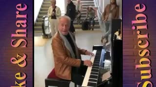 Elderly man jumps on public piano and has everyone amazed