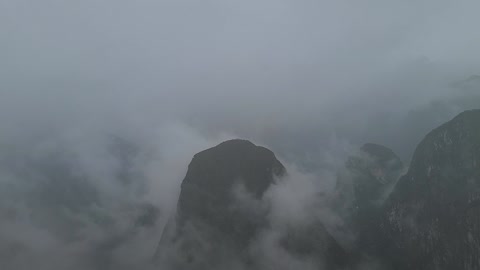 Cloudy and Misty Mountain Timelapse