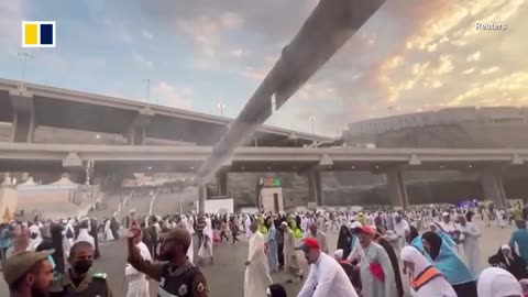 Heat kills hundreds during haj pilgrimage