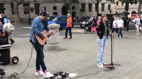 Sting, Englishman in New York (cover) - busking in the streets of London, UK 🇬🇧