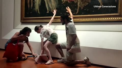 Klimaaktivisten kleben sich an Gemälde fest – Uffizien in Florenz