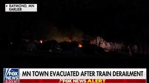 🚨 Minnesota town evacuated after train derailment