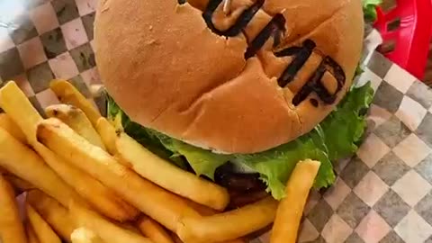 Trump Burger 🍔 🇺🇸