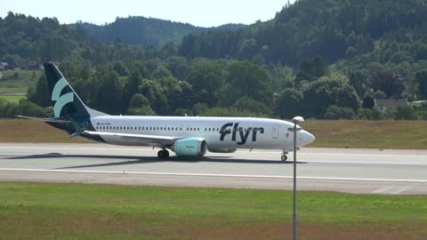 FLYR BOEING 737-8MAX LN-FGH FRA BERGEN FLESLAND TIL KJEVIK LUFTHAVN