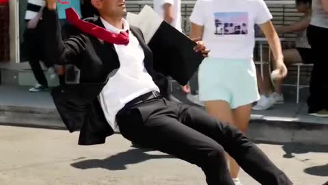 Street Performer Defies the Laws of Physics in this Amazing Performance