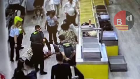 Un hombre sufre un infarto en el aeropuerto de El Prat