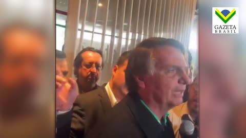 Após ficar inelegível, Bolsonaro diz que levou "uma facada nas costas”