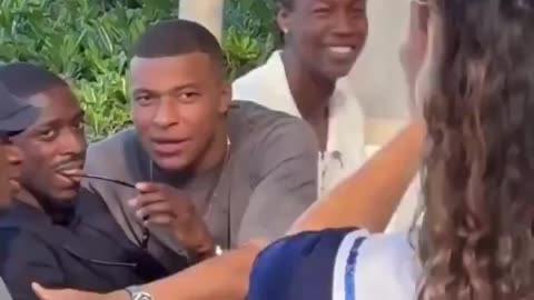 Kylian Mbappé profite de son temps libre à Cannes 🌞