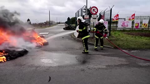 French fuel depot blocked, pension strikes continue