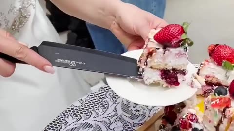 Witness the bride rescuing her ruined wedding cake on the go