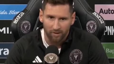 Artificial intelligence has Leo Messi speaking English 😱