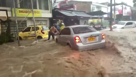 CRAZY WEATHER ~ Major Flooding in Cali Columbia today - Earth Changes