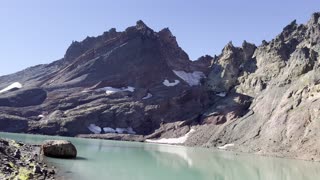 Exploring a TRULY EPIC Alpine Wonderland – No Name Lake Shoreline & Broken Top – Central Oregon – 4K