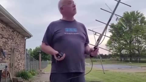 This guy contacted an astronaut on the ISS using a homemade antenna