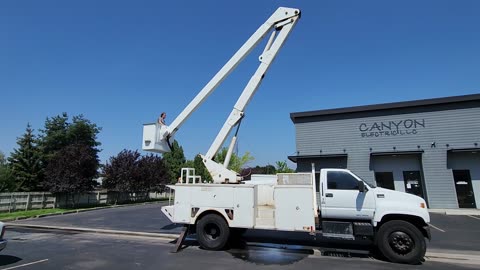 1999 Hydra Tech Boom Bucket going down