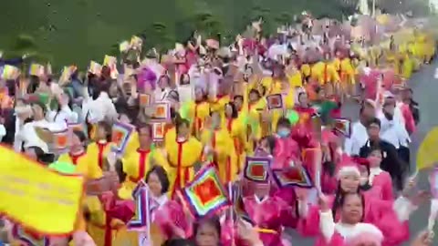 Hàng vạn nhân dân, Phật tử hân hoan tham dự lễ diễu xe hoa mừng Phật hoàng Trần Nhân Tông đản sinh