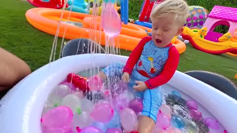 Kids playing water games with water toys 🥳🤩