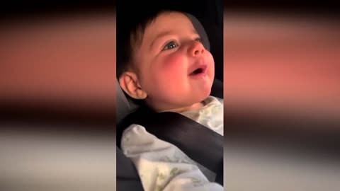 Funny Baby videos Cute Tricks and Giggles That_ll Brighten Your Day