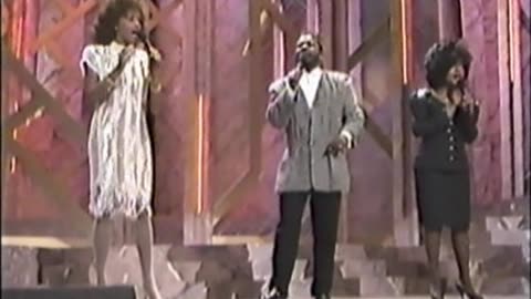 Whitney Houston, Bebe & Cece Winans - Hold Up The Light = Soul Train Awards 1989