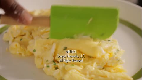 Scramble Eggs | Cooking How To | Food Network Asia