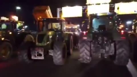 🇳🇱The Dutch farmers BLOCKADE of supermarket distribution centres in the Netherlands.