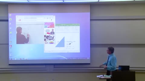 Math professeur fixes projecteur screen