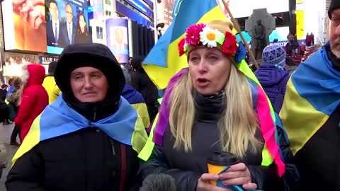 Protesters in Times Square call for peace in Ukraine