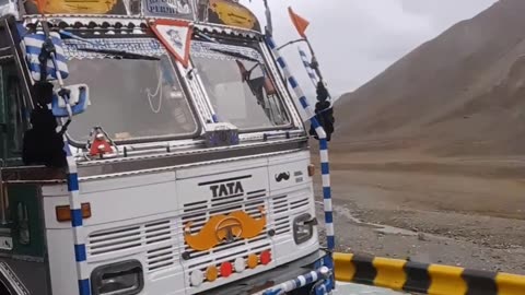Manali to leh Ladakh NH road
