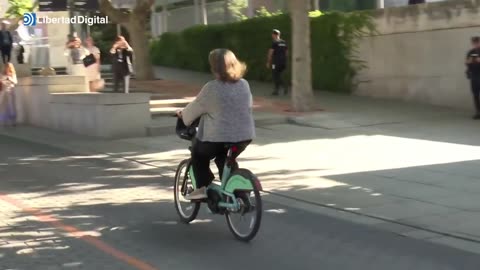 GOTCHA! Spanish Minister Teresa Ribera Bikes to Climate Summit —AFTER Taking Jet and Limo