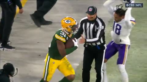 Vikings' Justin Jefferson Hits Ref in the Back with Helmet