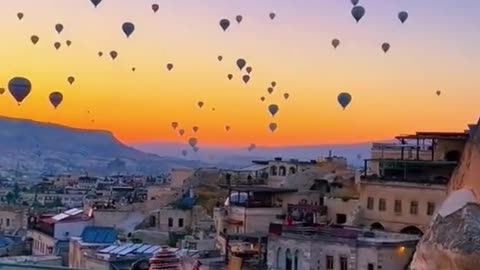 Take everyone to see the romantic hot air balloon #romantic #scenery #travel #fyp #cure