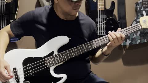 Metallica: Fade to Black (BassCover)