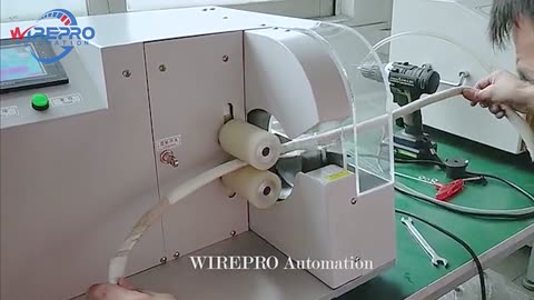 Hw-d30 Automatic Feeding Corrugated Tape Winding Cutting Machine Wire Cable Harness Taping Machine