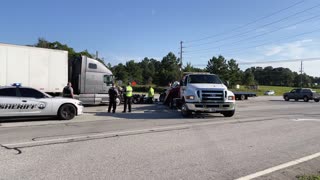 Raw footage Semi truck and pickup truck collision