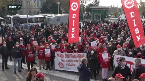 LIVE: Istanbul / Turkey - Demonstrators gather over Turkish lira collapse - 26.11.2021