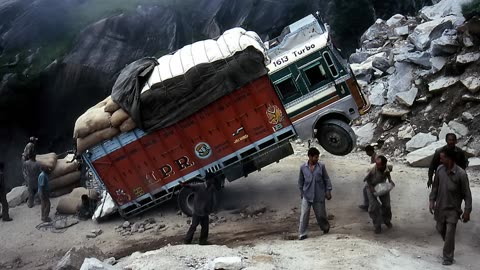 20 Dangerously Overloaded Vehicles Caught on Camera