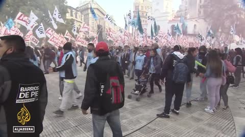 Argentine president urges unity as anti-government protests build