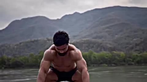 Hulk men outdoor workout