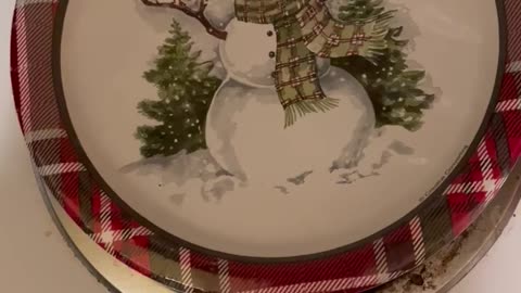 Snowman paper plates and napkins
