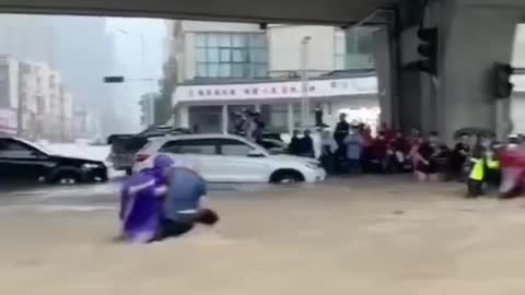 Flood in Zhengzhou City, Henan, China 😱