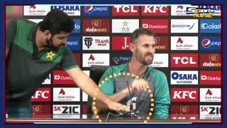 Shaun Tait Mic Off, PCB official switched off mic of Pakistan's bowling coach in press conference.